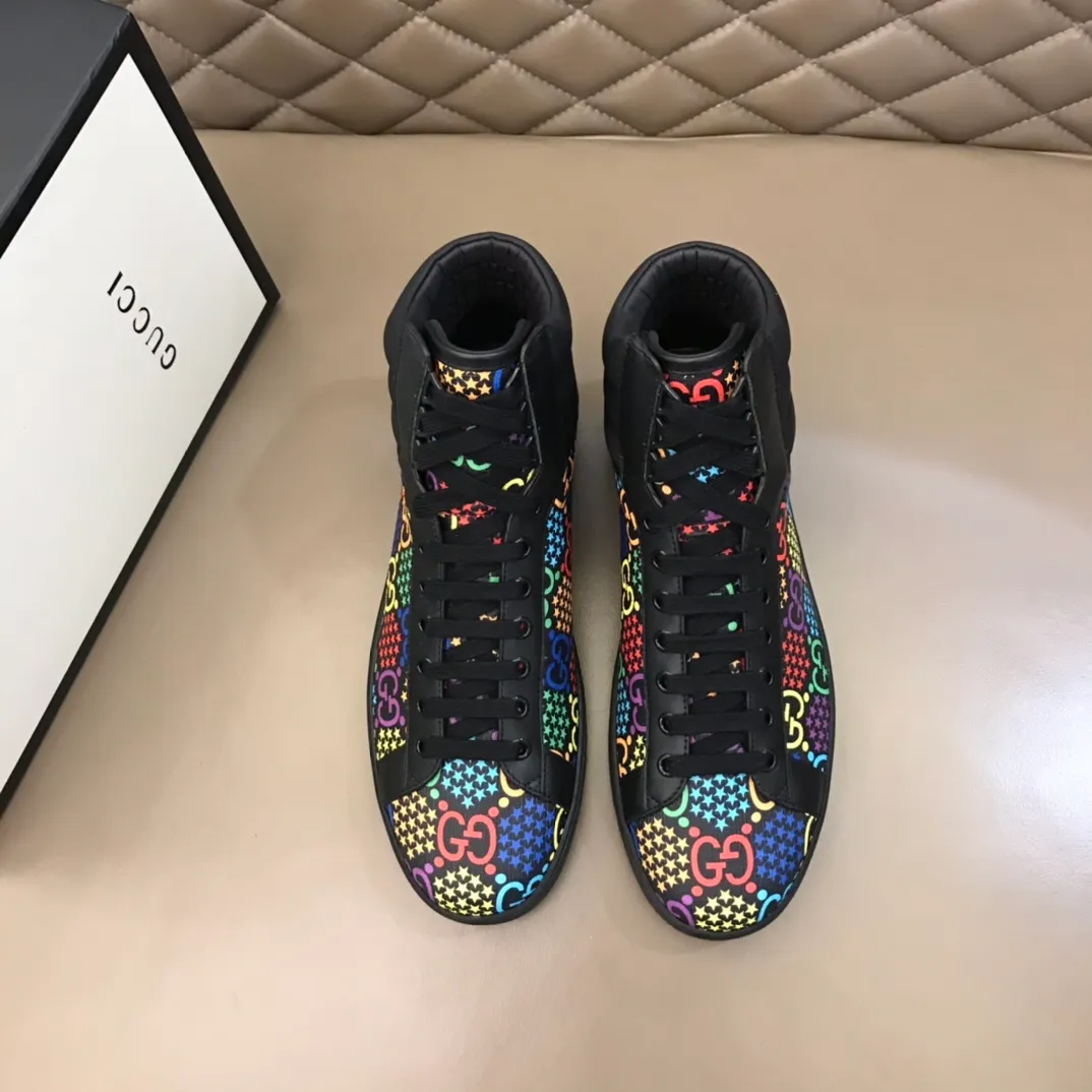 Men's shoes 💰p420 "GUCC*" Couple's style high-top boots are available on the official website. The same style. Counter quality [strong] [strong] Selected Gucci imported waterproof rubber. Gucci's symbolic original webbing. Trendy and versatile style. "Double G" logo styling midsole. Men's shoes 💰pU brand logo feet. Fine workmanship. Upper material. Men's size 38-44, women's size 35-39.